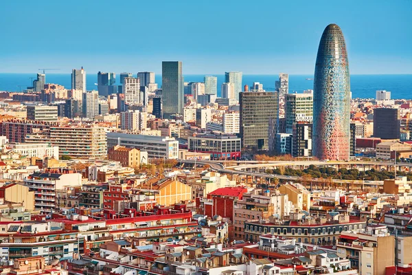 Vue aérienne panoramique de la Tour Agbar à Barcelone — Photo