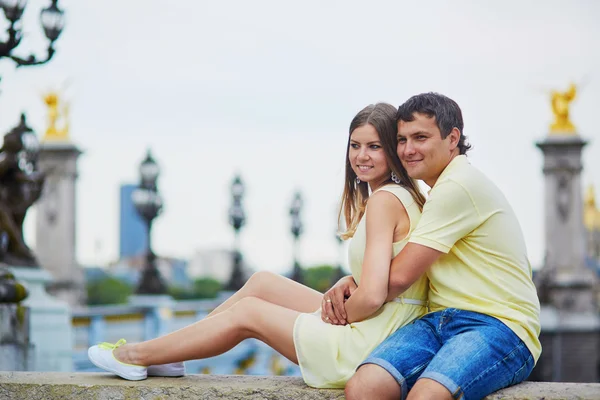 Romantico incontri coppia a Parigi — Foto Stock