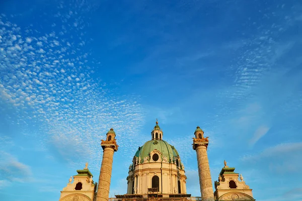 St. Charles's Church (Karlskirche) in Vienna, Austria — Stock Photo, Image