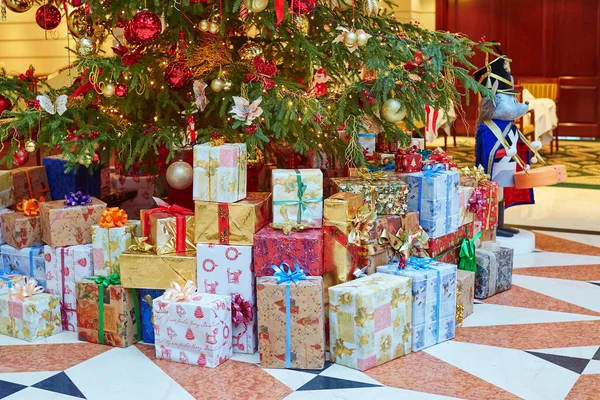 Lots of presents Stock Photos, Royalty Free Lots of presents ...