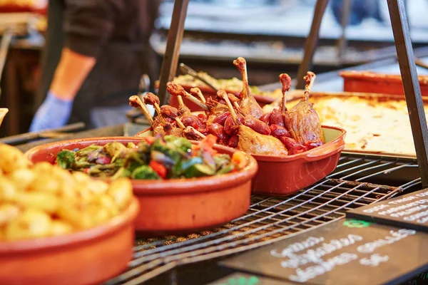 Pommes de terre cuites au four sur le marché hristmas — Photo