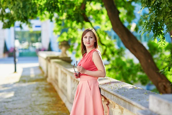 Beautiful young tourist in Vienna — Stock Photo, Image