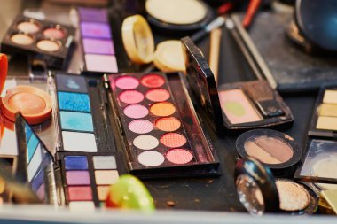 Güzellik ürünleri bir makyaj durumda