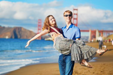 Seven bir tarihi San Francisco, Kaliforniya, ABD'de sahip çift romantik