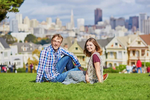 Jeunes couples en San Francisco, Californie, États-Unis — Photo