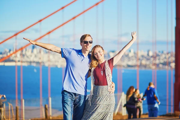 Seven bir tarihi San Francisco sahip çift romantik — Stok fotoğraf