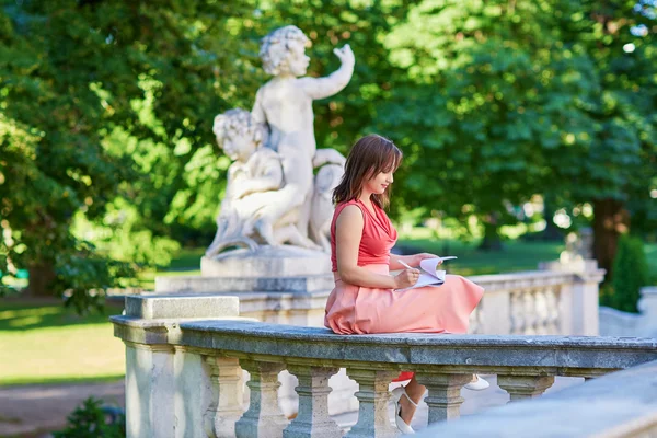 Viyana 'daki güzel genç turist — Stok fotoğraf