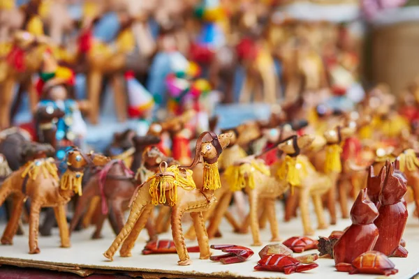 Selection of leather camels on a traditional Moroccan market — Stock Photo, Image