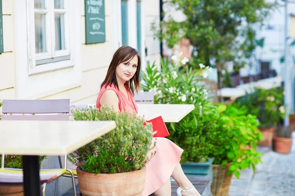 Beautiful young tourist in Vienna — Stock Photo, Image