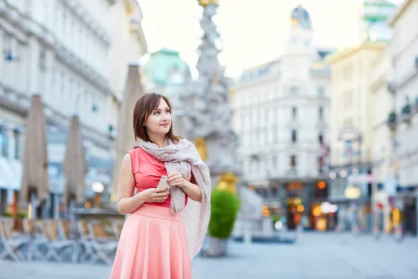 ウィーンの美しい若い観光客 — ストック写真