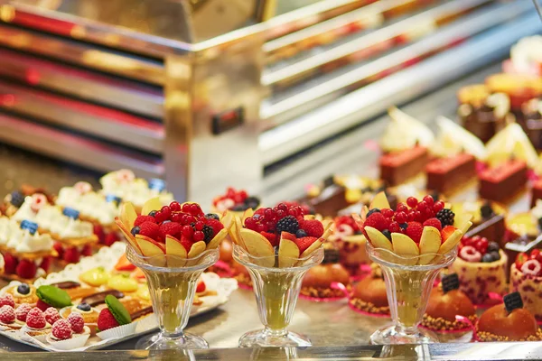 Fruit desserts in French bakery — Stock Photo, Image
