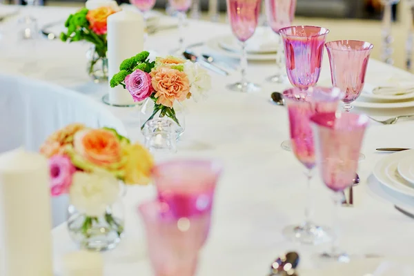 Conjunto de mesa para uma festa de evento ou recepção de casamento — Fotografia de Stock