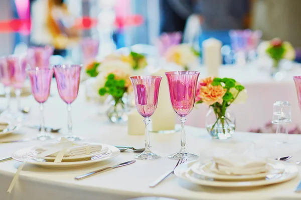 Conjunto de mesa para uma festa de evento ou recepção de casamento — Fotografia de Stock