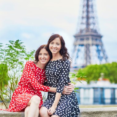 Güzel ikiz kız Paris, Fransa