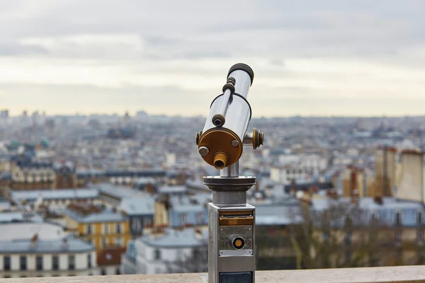 Touristic telescope overlooking Montmartre hill — Stock Photo, Image