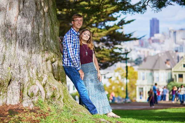 Romantic loving couple having a date in San Francisco — Stock Photo, Image