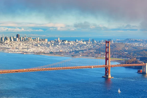 Περίφημη χρυσή γέφυρα πυλών στο San Francisco, ΗΠΑ — Φωτογραφία Αρχείου