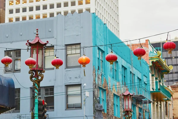 Beautiful red Chinese lanterns in Chinatown of San Francisco — Stock Photo, Image