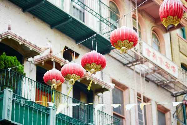 Schöne rote chinesische laternen in chinatown von san francisco — Stockfoto