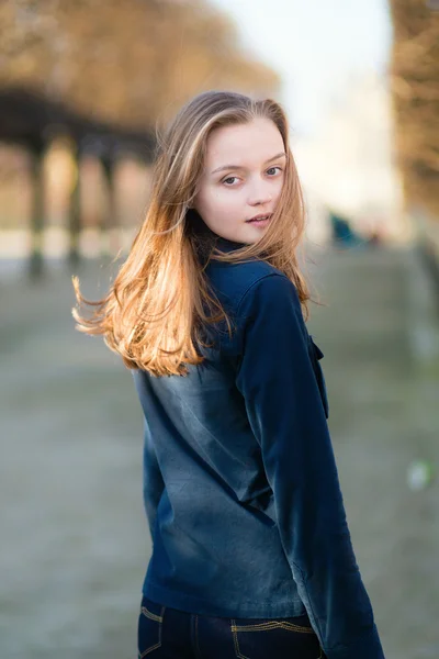 Beautiful girl outdoors on a spring or fall day — Stock Photo, Image