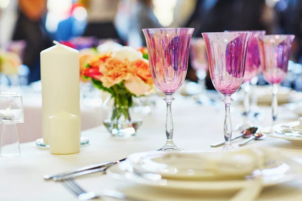 Ensemble de table pour une fête d'événement ou une réception de mariage — Photo