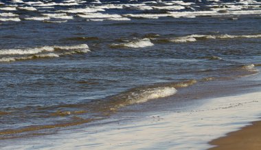 fırtınalı Baltık Denizi.
