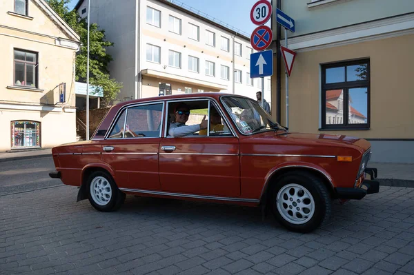 Latvia Saldus Septiembre Saldus Una Ciudad Letona Largo Ciudad Corre — Foto de Stock