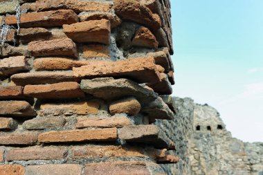 Pompeii 'deki eski duvara bak.