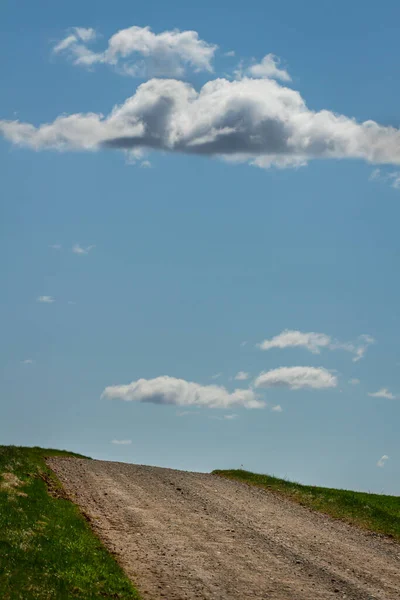 Kurve Schotterstraße Zum Hügel Der Landschaft — Stockfoto