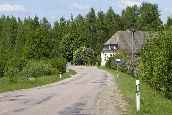 Gammalt Fristående Hus Vid Vägen — Stockfoto