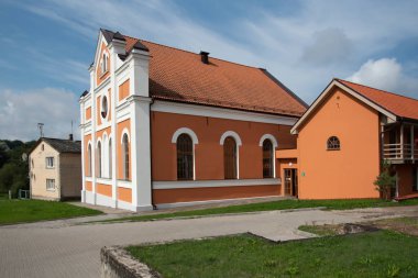 Küçük bir şehirdeki Sinagog 'a bak.