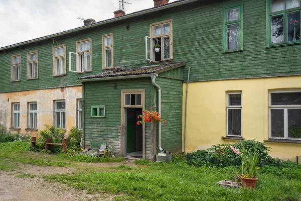 Старый Деревянный Дом Маленьком Городе — стоковое фото