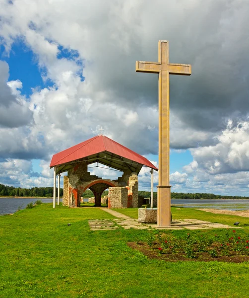 Ilha com igreja . — Fotografia de Stock