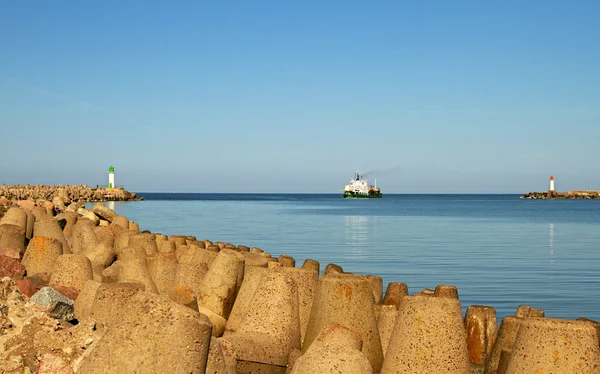 Porta del mare a Venspils . — Foto Stock
