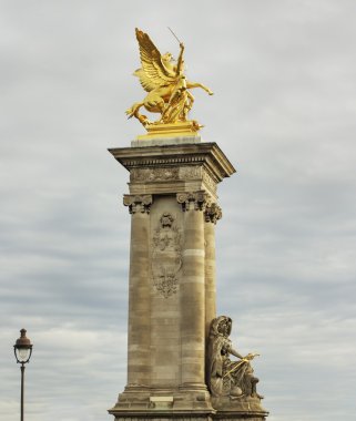  Alexandre III Köprüsü.