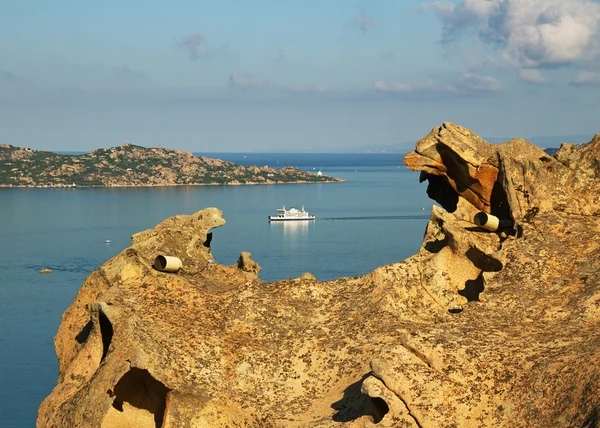 Vista sul mare dalla scogliera . — Foto Stock