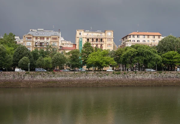 Uitzicht op de stad San Sebastian of Donostia. — Stockfoto