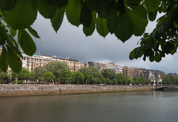 Şehir San Sebastian görünümüne veya Donostia. — Stok fotoğraf