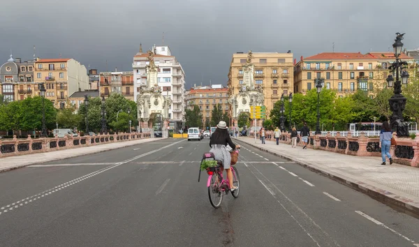 Pohled na město San Sebastian nebo Donostia. — Stock fotografie