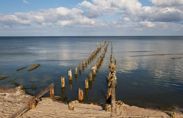 Gebroken pier. — Stockfoto