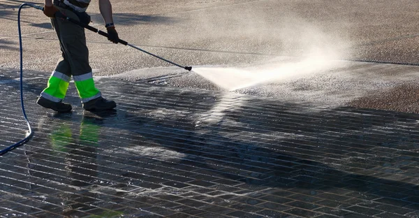 Wet cleaning of street. — Stock Photo, Image