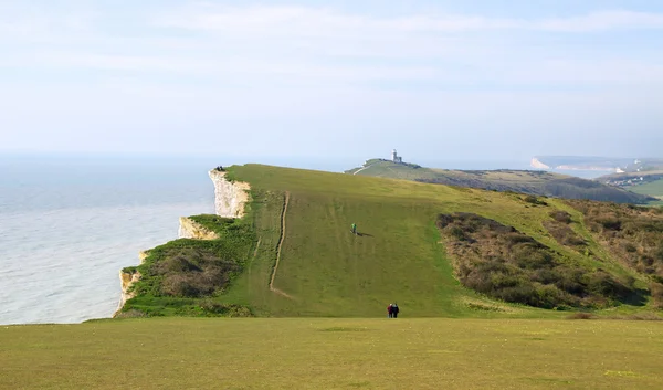 Yedi Kızkardeşler kayalıklarla beyaz.