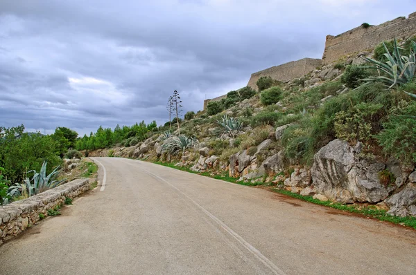 Yunanistan Hill road.