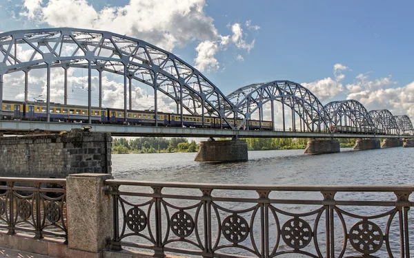 Floden Daugava i Riga. — Stockfoto