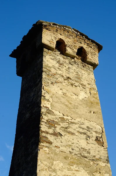 Staré opuštěné pevnosti věž v Horní Svanetie, tradiční architektura Svan, osada Ushguli, Gruzie, Kavkaz, dědictví UNESCO — Stock fotografie