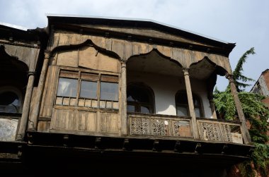 Tiflis, Gürcistan, Orta Asya, ahşap balkon güzel oymalar, unesco miras ile eski tarihi bölümünde geleneksel mimari