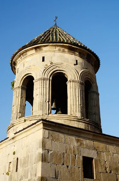 Torre de sino no mosteiro de Gelati perto de Kutaisi, Imereti, oeste da Geórgia, Património da UNESCO — Fotografia de Stock