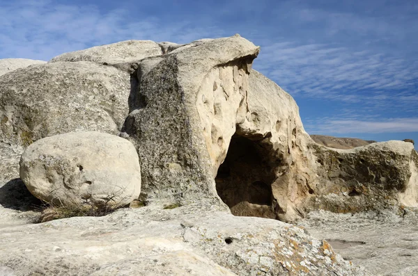 Entrance to ancient house in cave town Uplistsikhe in eastern Georgia, Caucasus, Eurasia — Stock Photo, Image