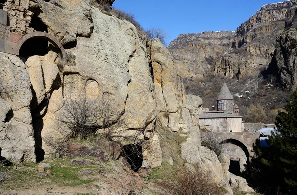 Vista del monasterio de roca de Geghard con antiguos khachkars, Armenia, Cáucaso, patrimonio de la humanidad de la Unesco —  Fotos de Stock