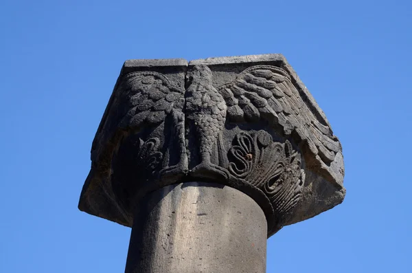 Capital of column with eagle figure - detail of Zvartnots (celestial angels) temple ruins ,Armenia,Central Asia,unesco heritage site — Stock Photo, Image